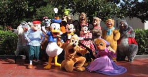 There are several ways in which to get the most out of your “meet and greet” with your favorite Disney Characters. As a performer at Walt Disney World, I can tell you that I’ve seen and