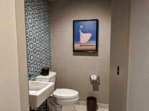 Tower Deluxe Suite at Coronado Springs (Bathroom)