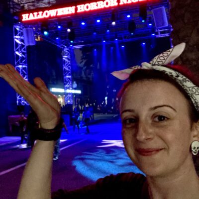 Courtney Roberts - Universal Travel Agent