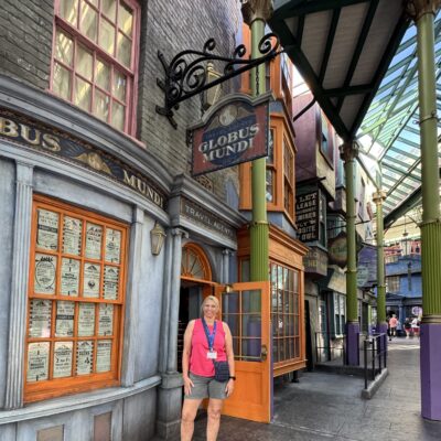 Gina Powers - Universal Travel Agent in Kentucky