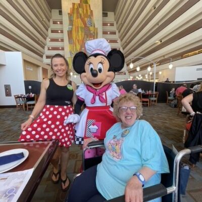 Julie Wages - Illinois Disney Travel Agent