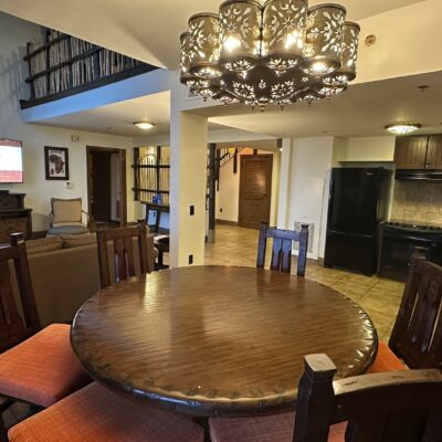 Accessible 3 Bedroom Villa at Animal Kingdom Lodge - Kidani Village - Kitchen and Dining