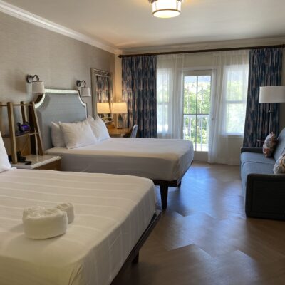 Beach Club Resort - 2 Queen Room with Day Bed