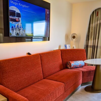 Contemporary Resort - Standard King Room (Incredibles Theme) - Sofa and TV