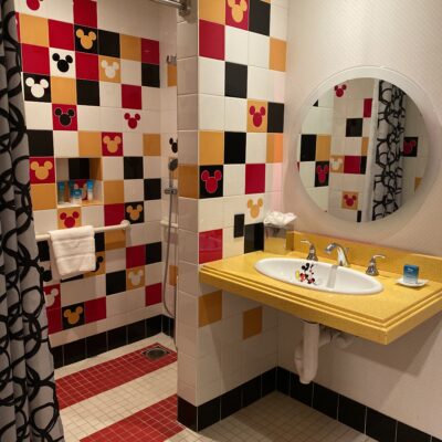 Mickey Mouse Penthouse Signature Suite at the Disneyland Hotel - Bathroom