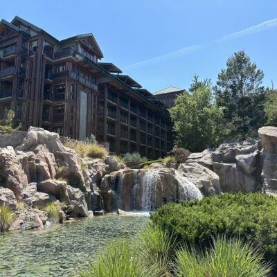 Nature Theming at Disney's Wilderness Lodge