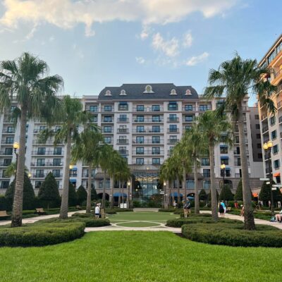 Disney's Riviera Resort Courtyard