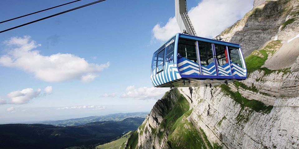 Cable Car in Switzerland (c) Tauck Cable Car in Switzerland (c) Tauck